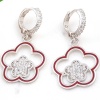 ​Lucky Life 925 Ayar Gumuss  Sallantılı Çiçek Desenli Lucky Life Lucky Life Kadın Küpe