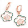 ​Lucky Life 925 Ayar Gumuss  Rose Sallantılı Çiçek Desenli Lucky Life Lucky Life Kadın Küpe