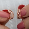 Lucky Life 925 Ayar Gumuss Rose Petek Desenli Halka Lucky Life Lucky Life Kadın Küpe
