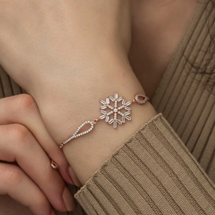 Lucky Life 925 Ayar Gumuss  Rose Baget Taşlı Kar Tanesi Bileklik