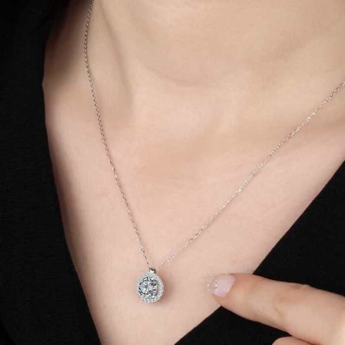 Swarovski Taşlı Lucky Life 925 Ayar Gumuss  Tektaş Bayan Kolye