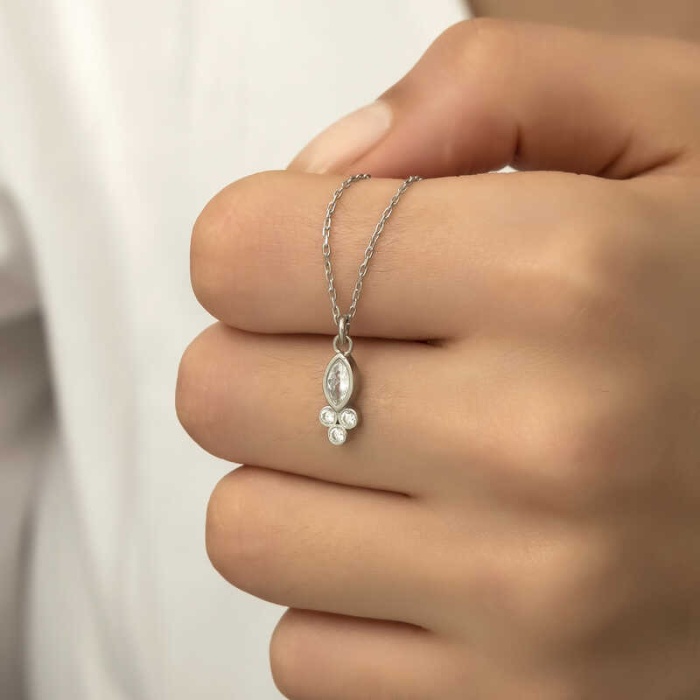 Lucky Life 925 Ayar Gumuss  Çiğ Damlası Mekik Tektaş Bayan Kolye