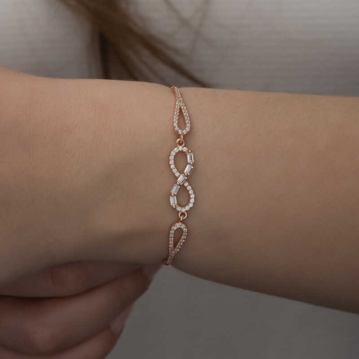 Lucky Life 925 Ayar Gumuss  Rose Baget Taşlı Sonsuzluk Bileklik