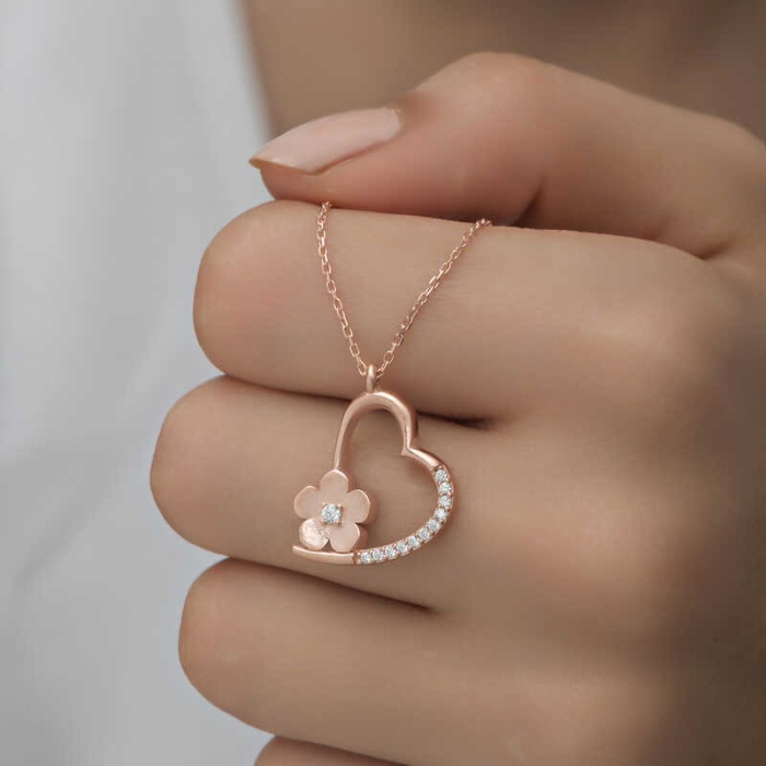 Lucky Life 925 Ayar Gumuss  Rose Çiçekli Kalp Lucky Life Lucky Life Lucky Life Kadın Kolye
