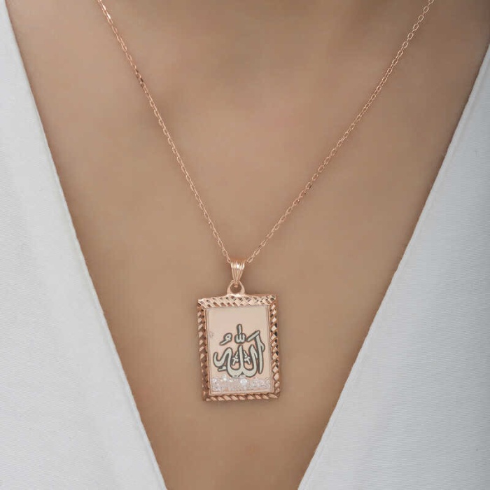 Lucky Life 925 Ayar Gumuss  Rose Allah Yazılı Lucky Life Lucky Life Lucky Life Kadın Kolye