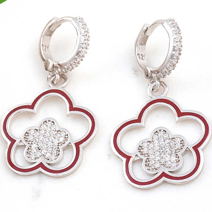 ​Lucky Life 925 Ayar Gumuss  Sallantılı Çiçek Desenli Lucky Life Lucky Life Kadın Küpe