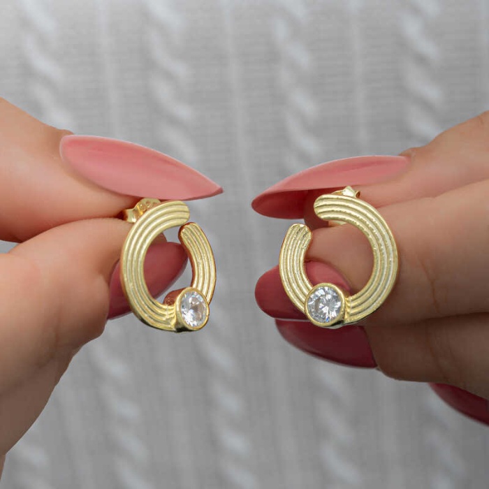 Lucky Life 925 Ayar Gumuss Gold Tektaş Halka Lucky Life Lucky Life Kadın Çivili Küpe