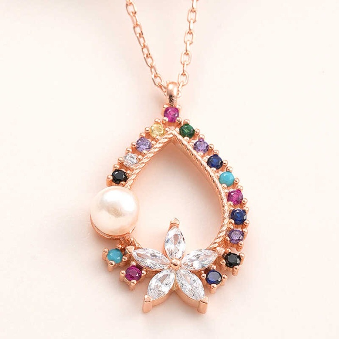 Lucky Life 925 Ayar Gumuss Rose Renkli Taşlı Çiçekli Lucky Life Lucky Life Lucky Life Kadın Kolye