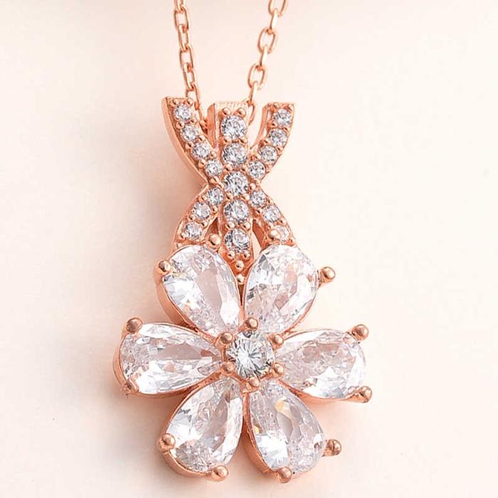 Lucky Life 925 Ayar Gumuss Rose Beyaz Sevgi Çiçeği Lucky Life Lucky Life Lucky Life Kadın Kolye