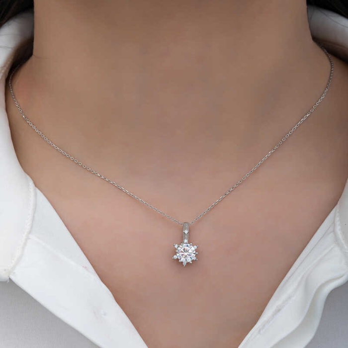 ​Lucky Life 925 Ayar Gumuss Çiçek Desenli Lucky Life Lucky Life Lucky Life Kadın Kolye