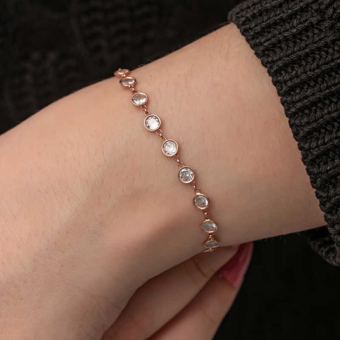 ​Lucky Life 925 Ayar Gumuss Rose Beyaz Taşlı Lucky Life Kadın Bileklik