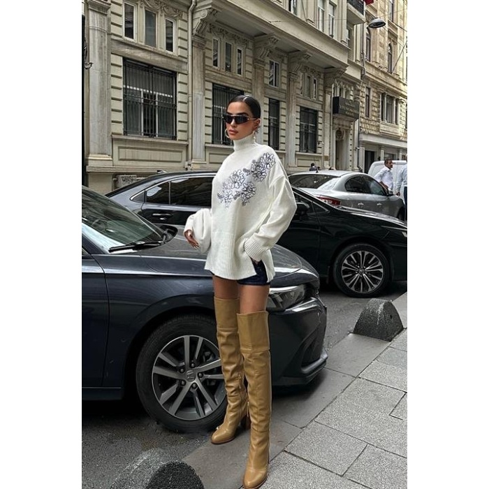 Nakış Detaylı Lucky Life Kadın Triko Kazak 