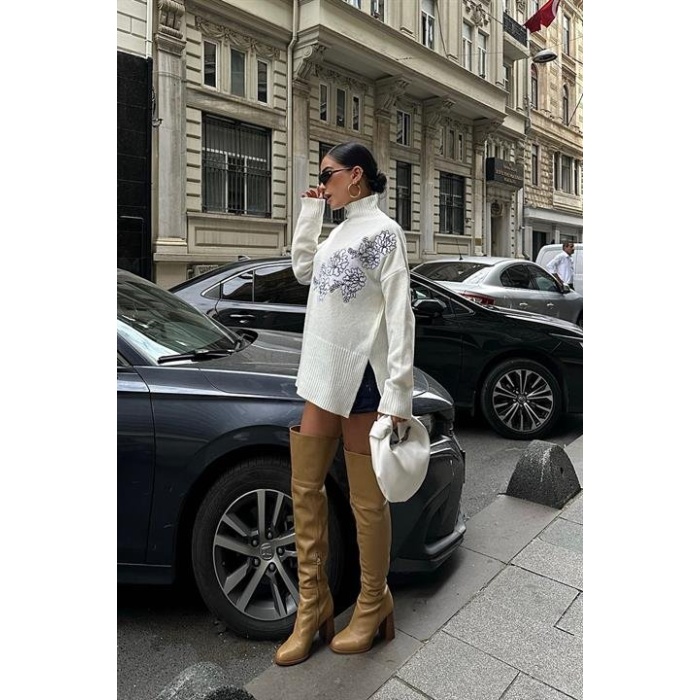 Nakış Detaylı Lucky Life Kadın Triko Kazak 
