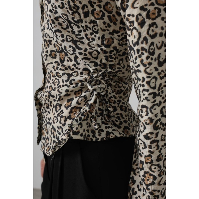 Lucky Life Kadın Yanları Büzgülü Leopar Gömlek - Leopar
