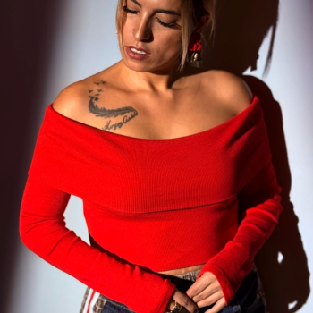 Kırmızı Madonna Yaka Fitili Bluz