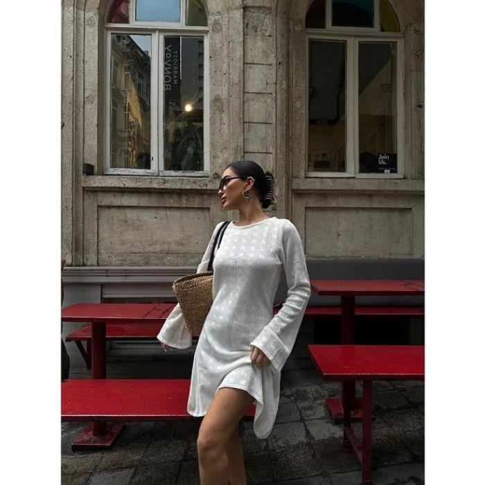 Beyaz Sırt Dekolteli Triko Mini Elbise