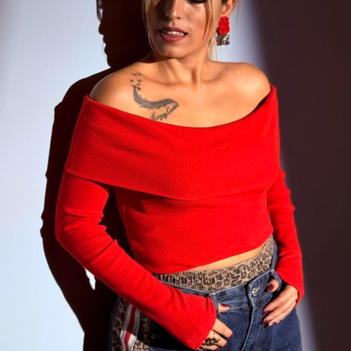 Kırmızı Madonna Yaka Fitili Bluz