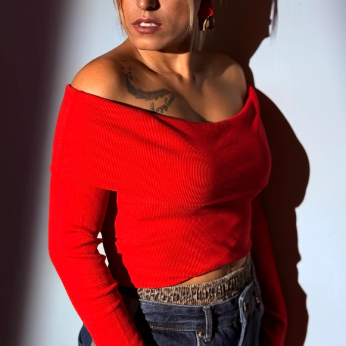 Kırmızı Madonna Yaka Fitili Bluz