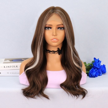 Kumral Önlerde Platin Işıltılı Dalgalı Tül Peruk