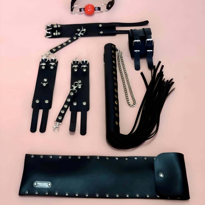 Fantazi Kırbaç Takım 4lü Set, El - Ayak Kelepçesi, Kırbaç, Ağız Topu - APFT1306