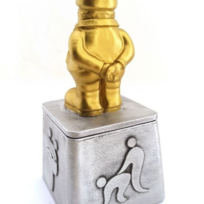 Dick Of The Year – Esprili Masaüstü Ödül Heykeli Model 3