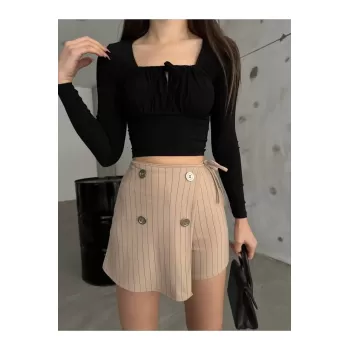 Bej Düğme Detaylı İtalyan Çizgili Şort Etek