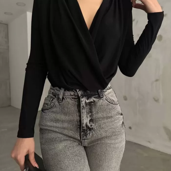 Siyah Kruvaze Yaka Vatkalı Bodysuit