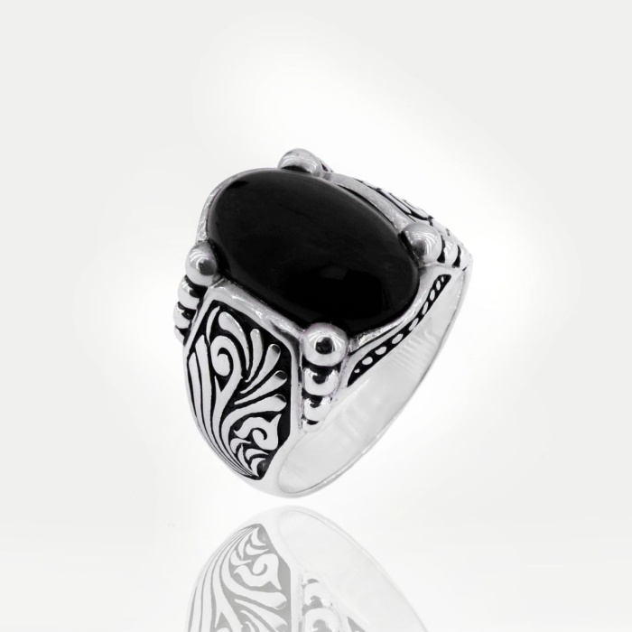 Oval Siyah Oniks Taşlı Otantik Desenli Gümüş Erkek Yüzük