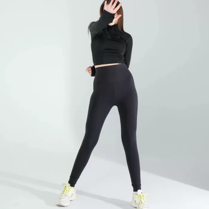 Siyah Renkli Parmak Geçmeli Spor Body