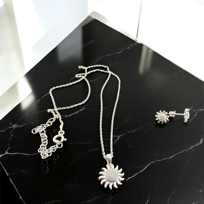 Güneş Motifli Set