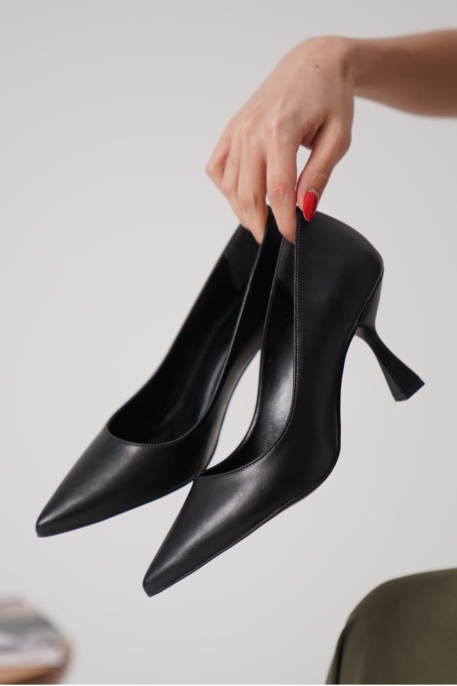 Monica Mat Siyah Kadın Stiletto