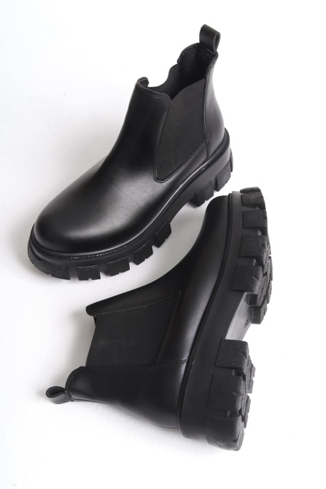 Julia Kadın Siyah Günlük Lastikli Bot