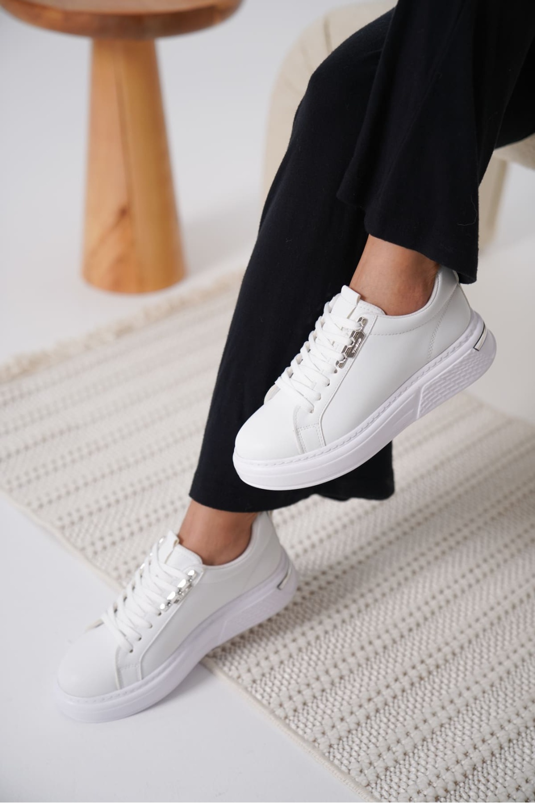 Nova Kadın Gümüş Detaylı Beyaz Sneaker