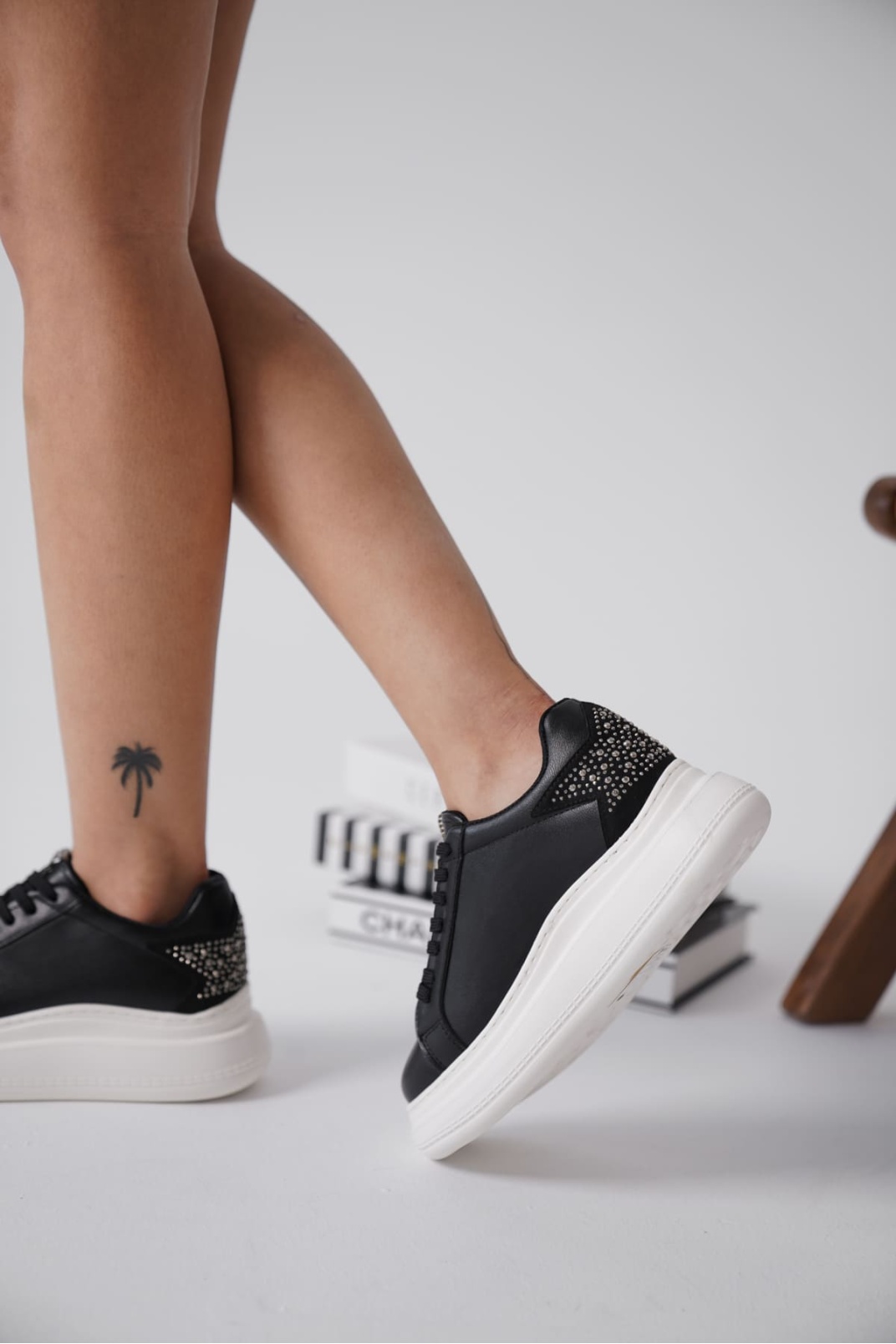 Grace Arkası Taşlı Siyah Kadın Sneaker