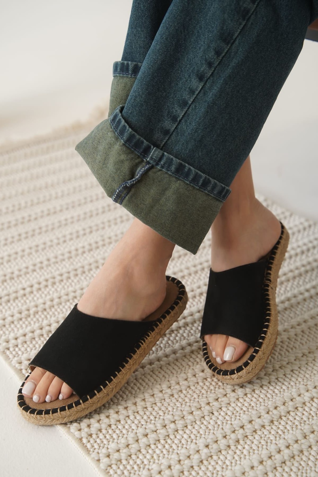 Grey Süet Siyah Kadın Terlik