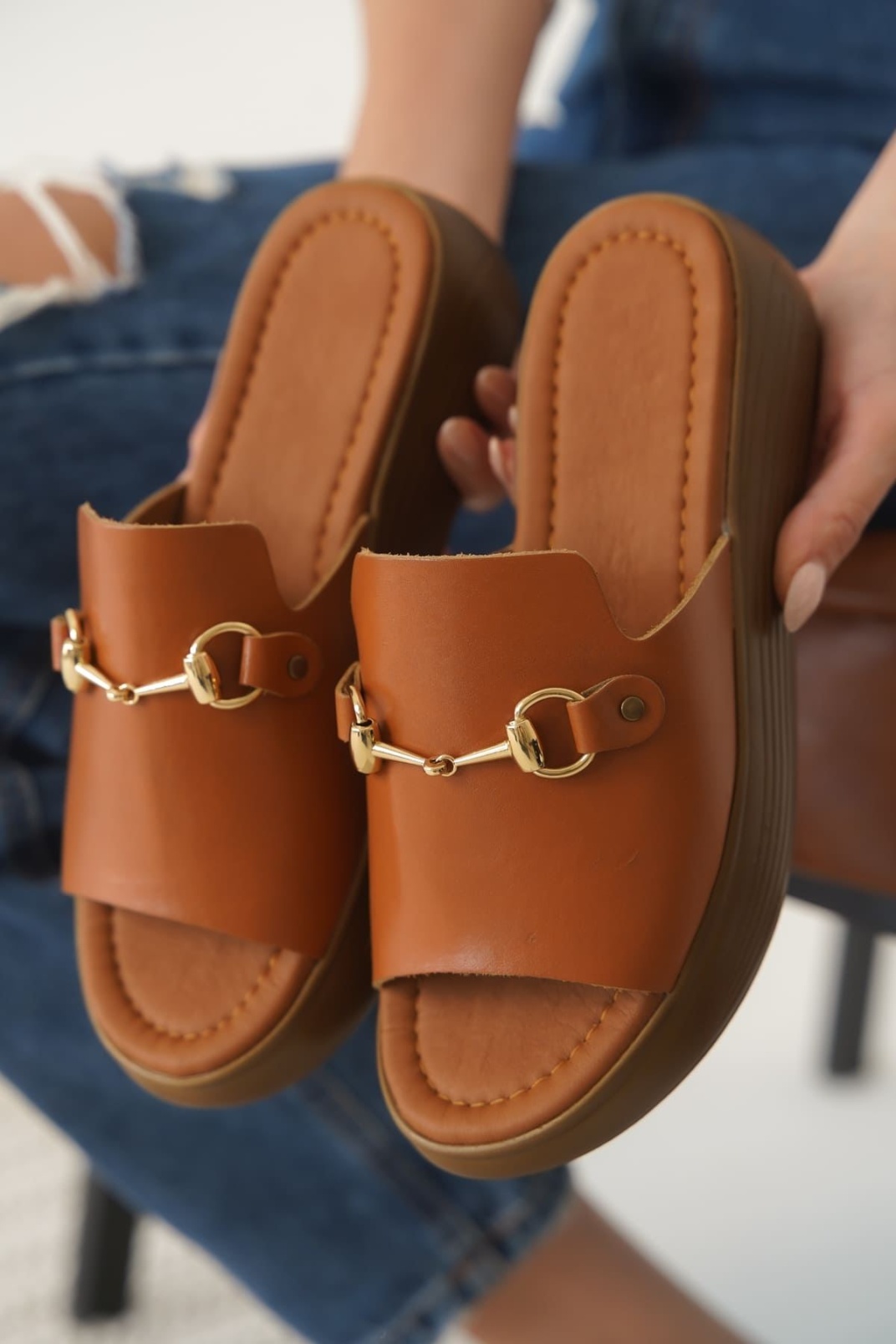 Nelly Taba Hakiki Deri Terlik