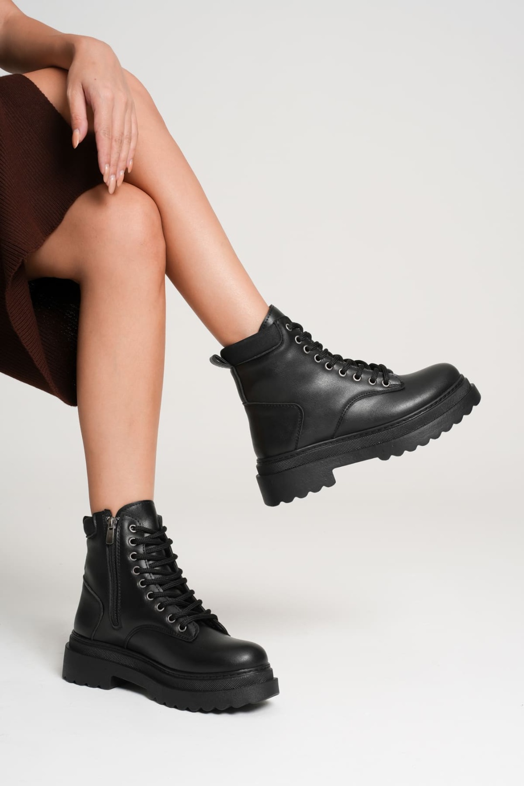 Fiora Kadın Kışlık Kalın Tabanlı Siyah Bot