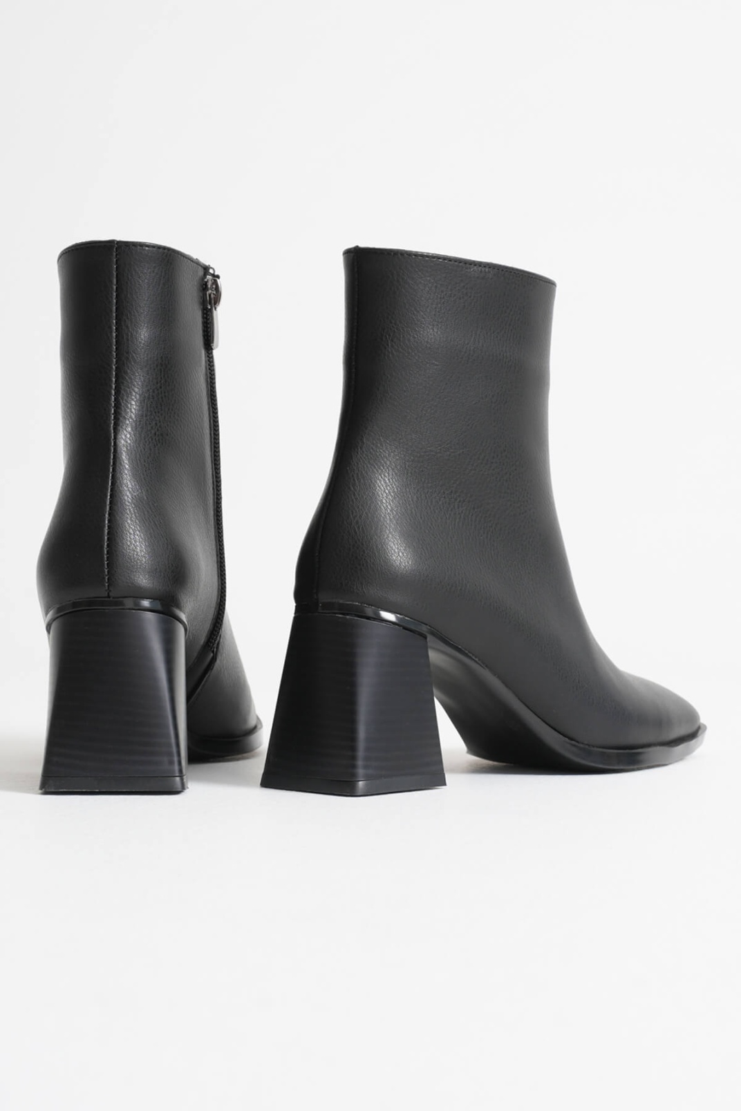 Ornela Kadın Siyah Topuklu Bot