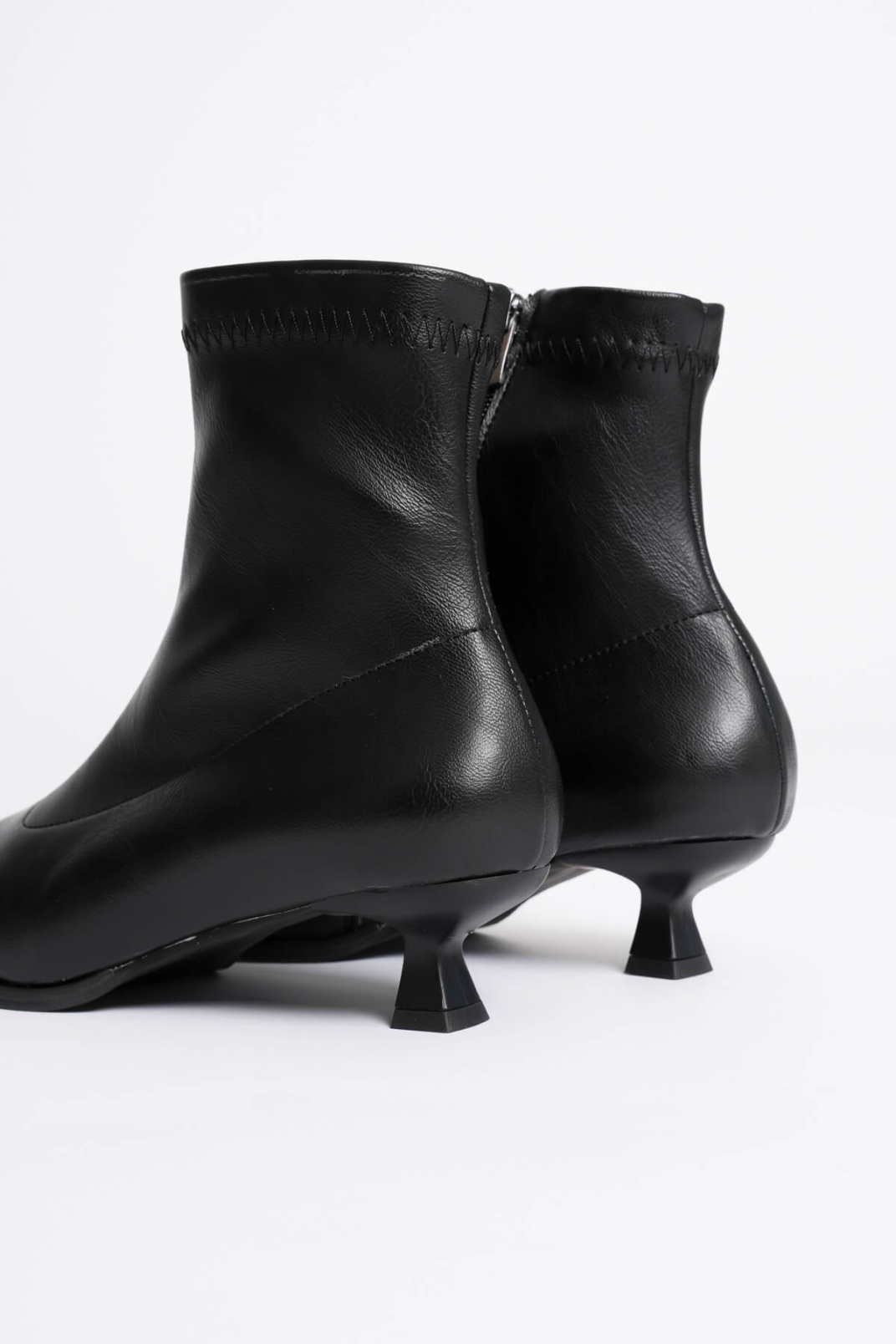 Ariana Kadın Siyah Topuklu Bot