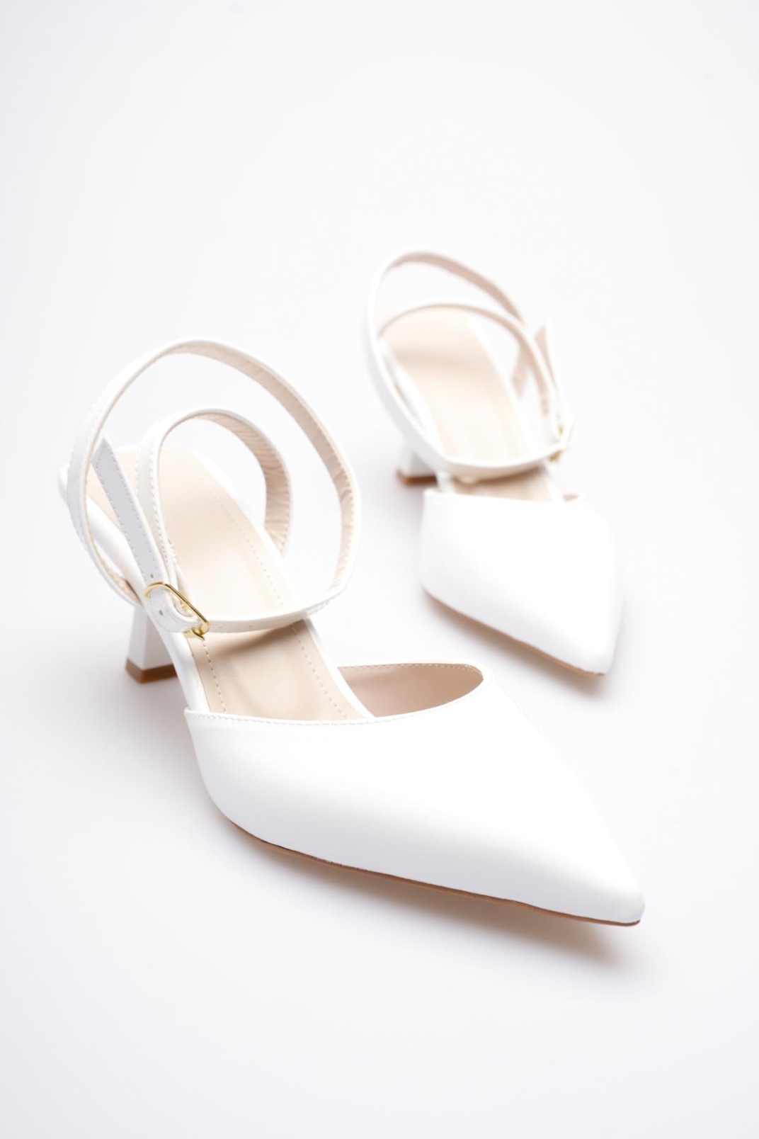 Kadın Beyaz Rugan Topuklu Ayakkabı TR03MS02B