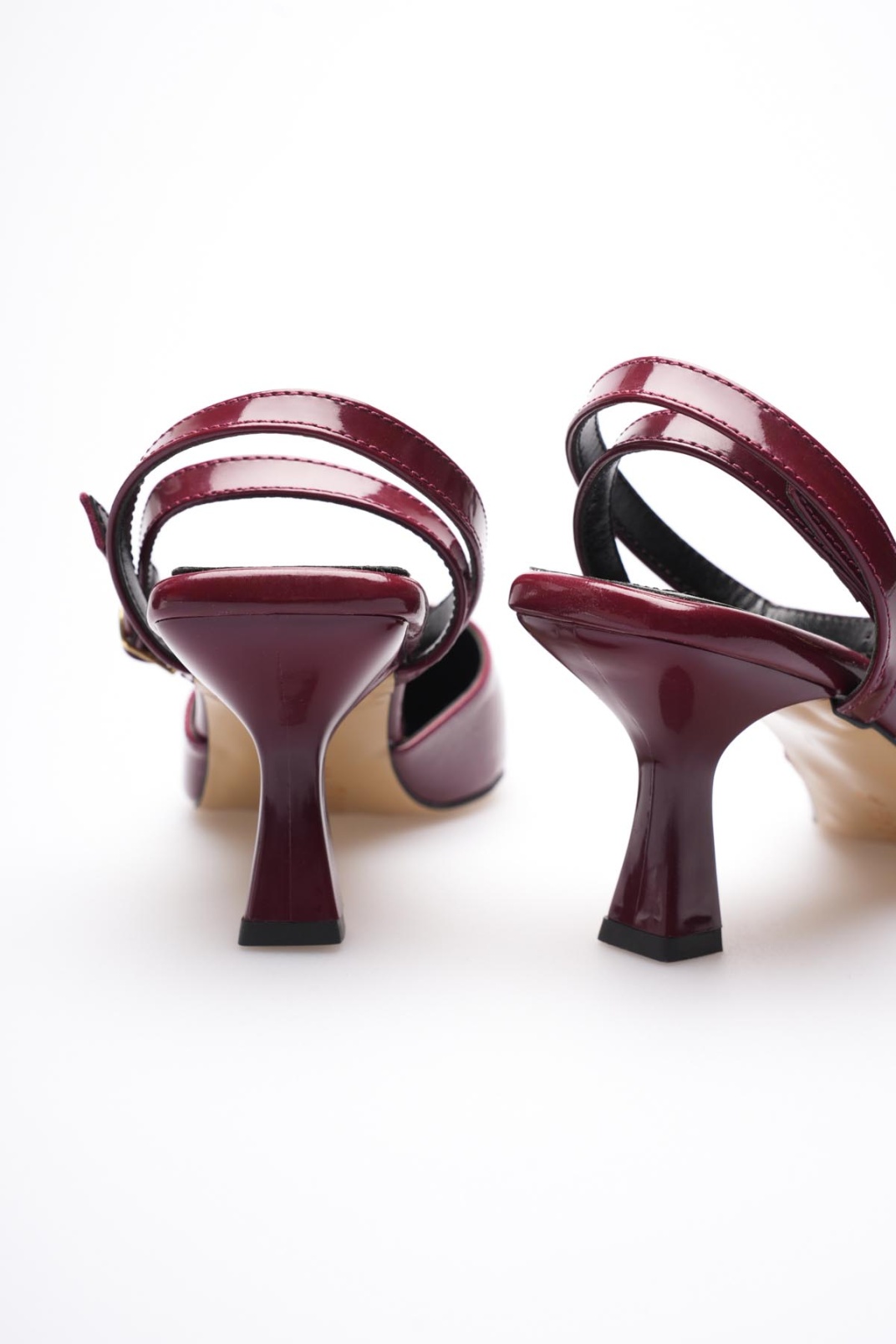 Kadın Bordo Rugan Topuklu Ayakkabı TR03MS02D