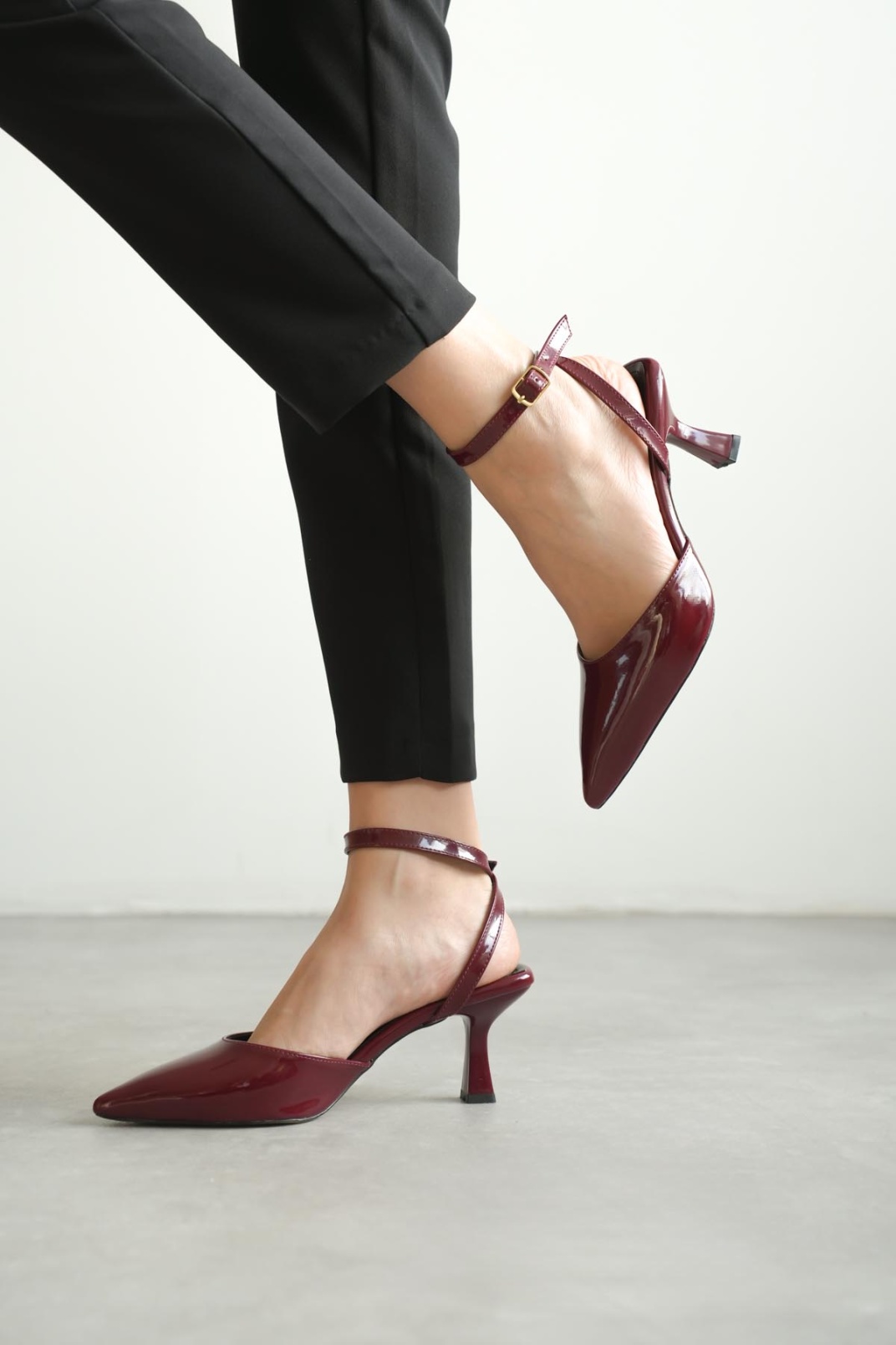 Kadın Bordo Rugan Topuklu Ayakkabı TR03MS02D