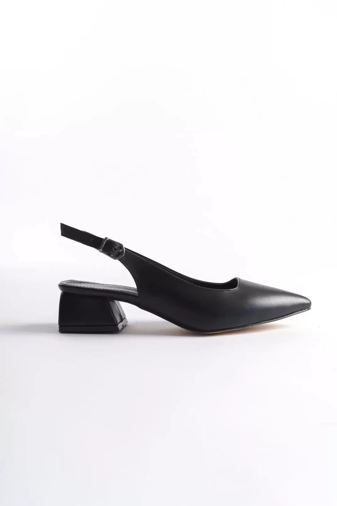 Siyah Mat Kadın Topuklu Ayakkabı TR16MS04A