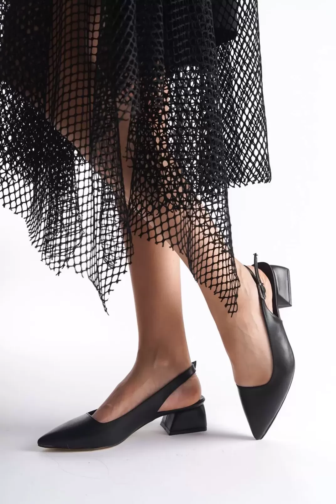 Siyah Mat Kadın Topuklu Ayakkabı TR16MS04A