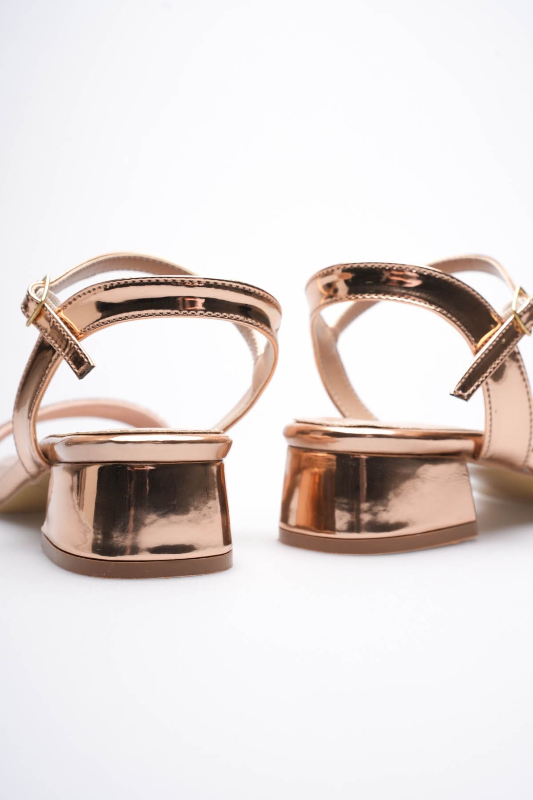 Kadın Rose Gold Taş Detaylı Kalın Topuklu Şık Sandalet TR20MY26F