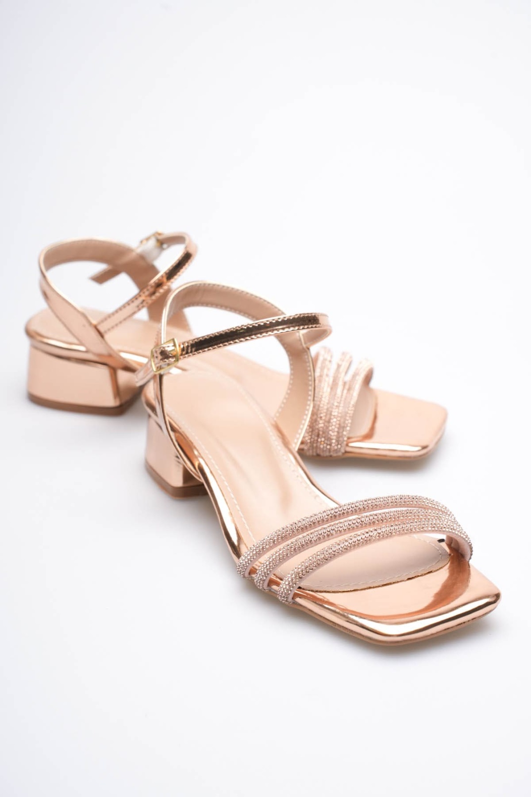 Kadın Rose Gold Taş Detaylı Kalın Topuklu Şık Sandalet TR20MY26F