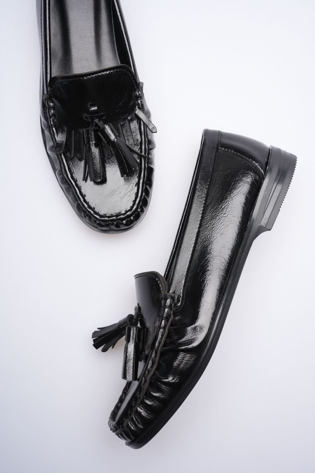 Siyah Rugan Püsküllü Kadın Loafer Ayakkabı TR88MS01A