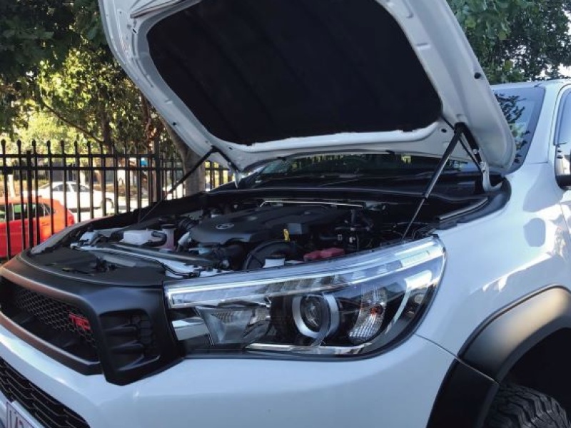KAPUT AMORTİSÖRÜ- Toyota  Hilux  2015+