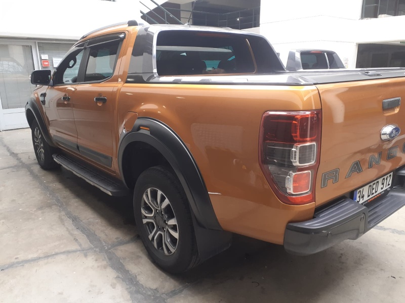 SPORT FENDER FLARES    FORD WILDTRAK                 MATTE BLACK     reflektör