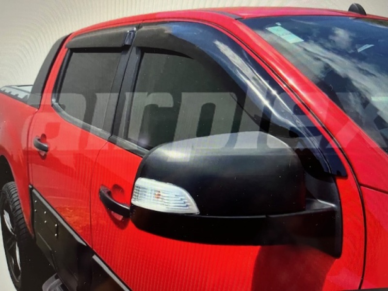 CAM RÜZGARLIGI , DÖRT PARÇA  TOYOTA HILUX  2015 +